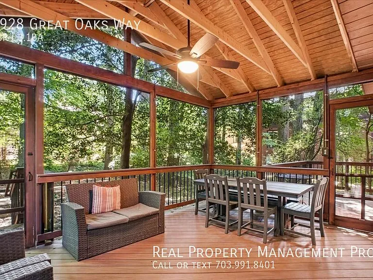 9928 Great Oaks Way — Photo 3