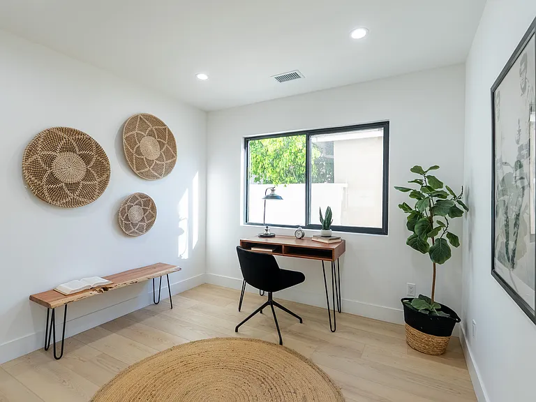 1721 Landis St — Photo 10