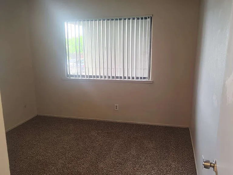 2125 North Ave #17 — Photo 6