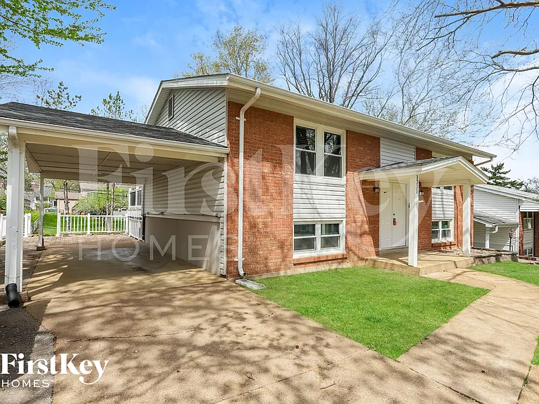 1331 Glenstone Dr — Photo 2