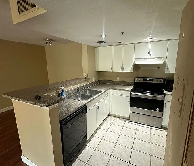 5035 Wiles Rd #203 — Photo 26