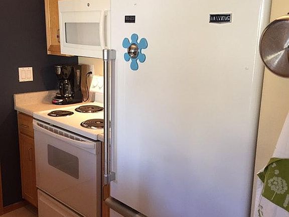 freezer bottom, adjustable fridge shelving