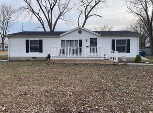 101 Paint Creek Ln, Carmi, IL 62821