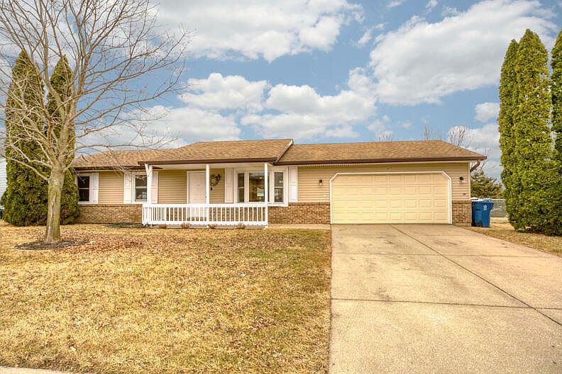 1st image of 400 Woodbridge Dr