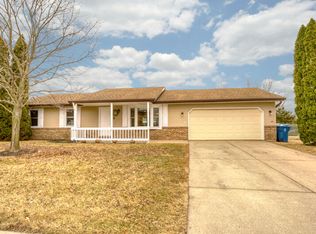 400 Woodbridge Dr, Lowell, IN 46356