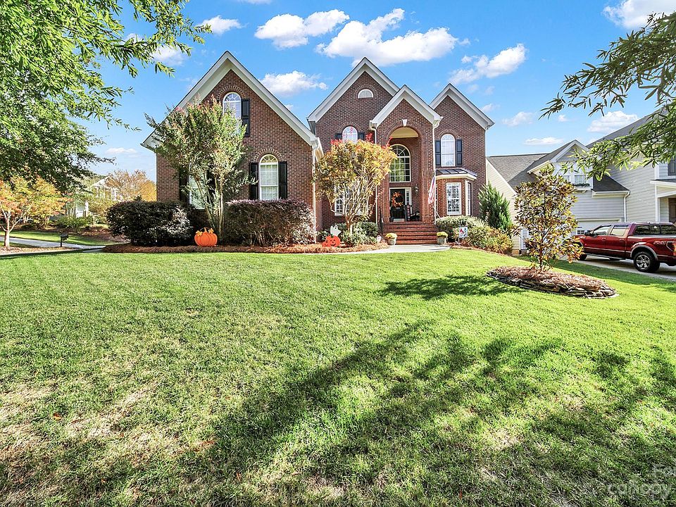 1st image of 205 Three Greens Dr
