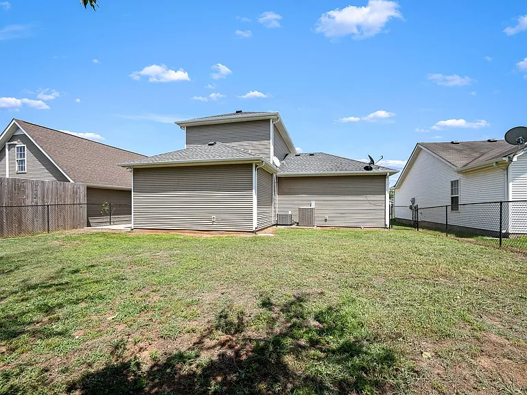 2634 Sewanee Pl — Photo 32