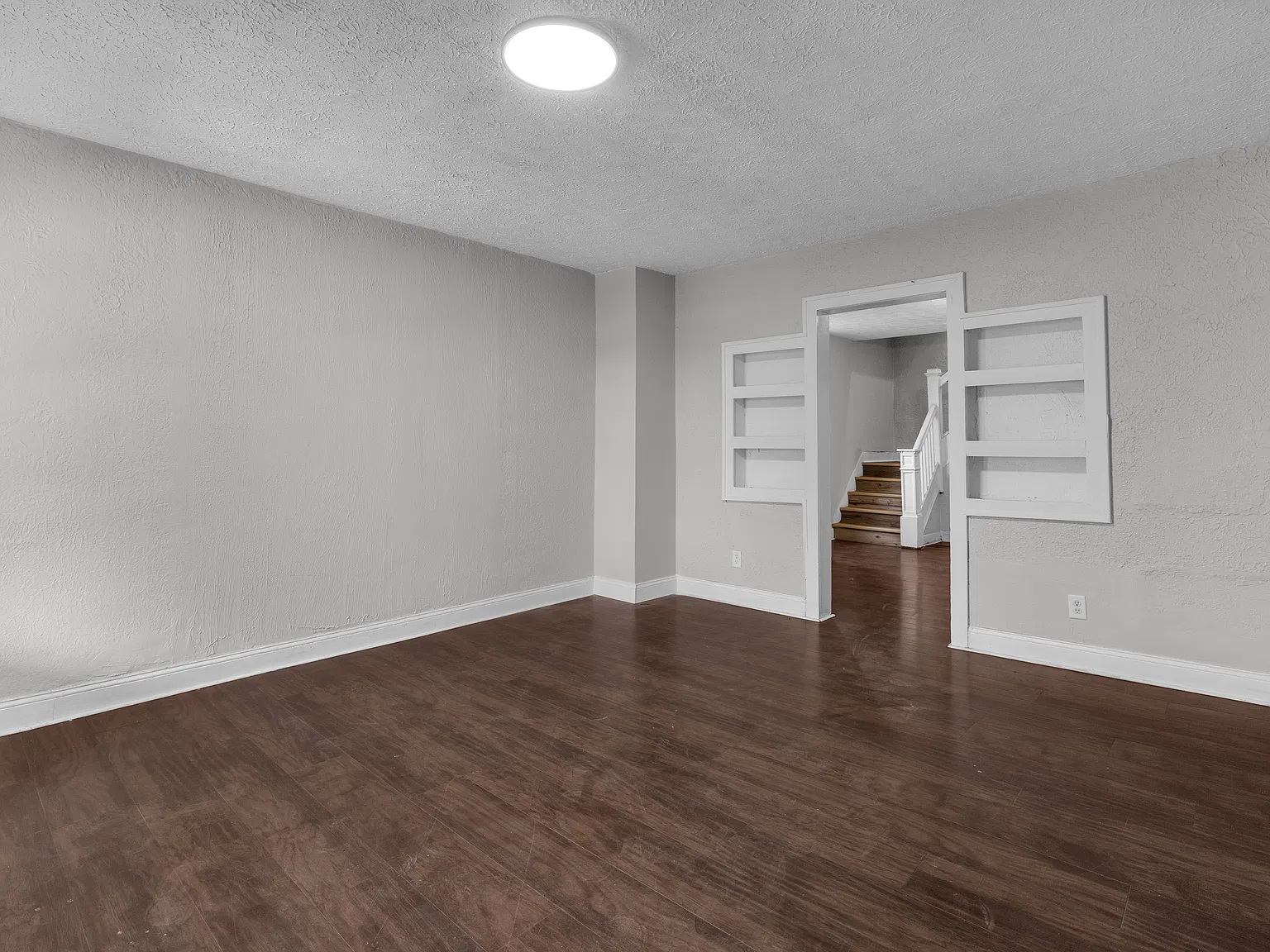 3 bed, 1300 sqft, $1,575 — Photo 2
