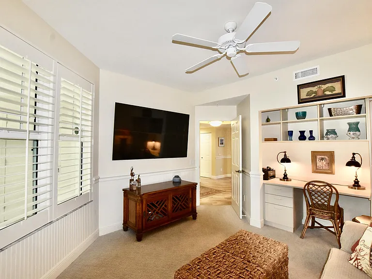 430 Cove Tower Dr #1-302-1 — Photo 6