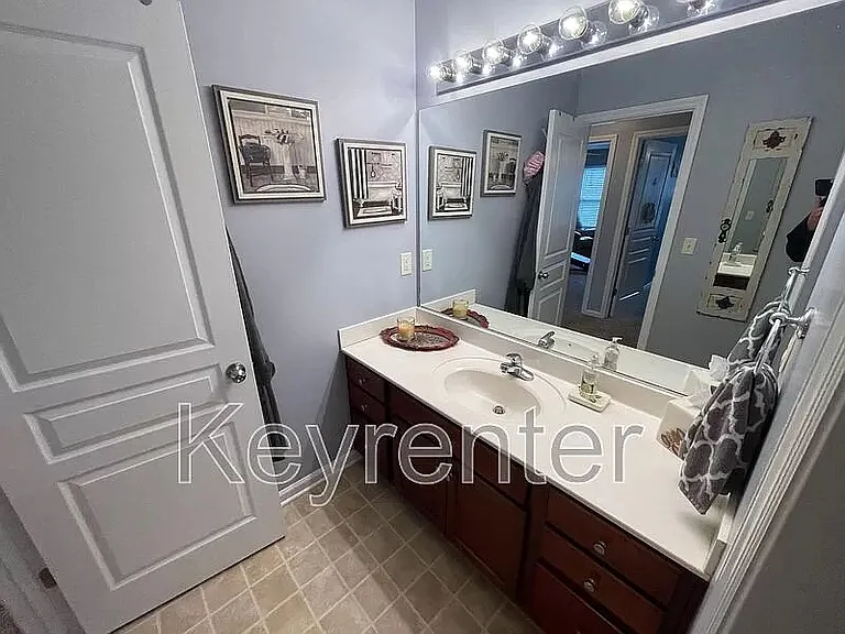 1716 Somersby Ln — Photo 2