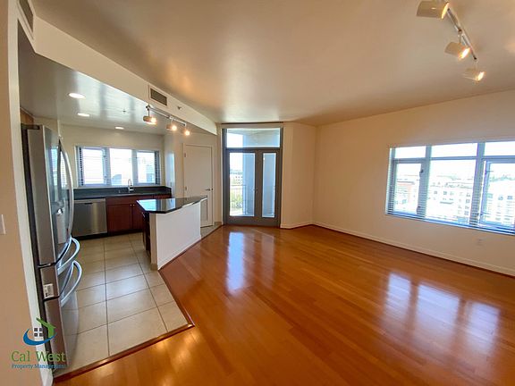 4th image of 175 W Saint James St Unit 906