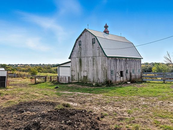 2nd image of 2040 Stuart Rd