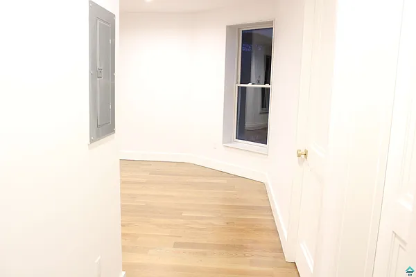 Rented by EXR | media 4