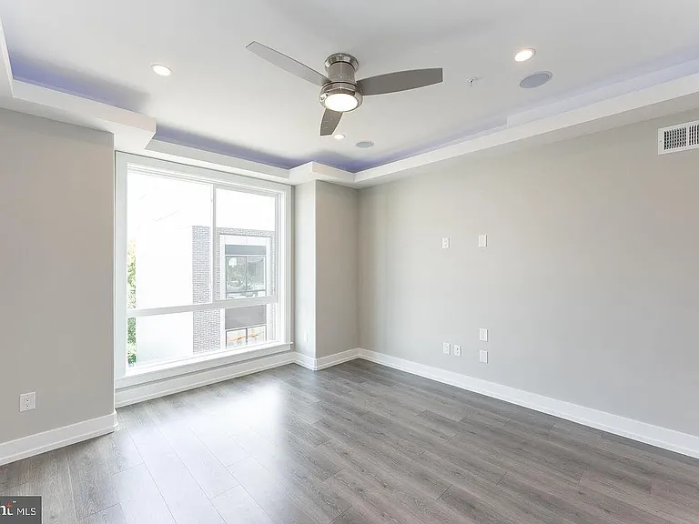 2127 N Randolph St — Photo 15