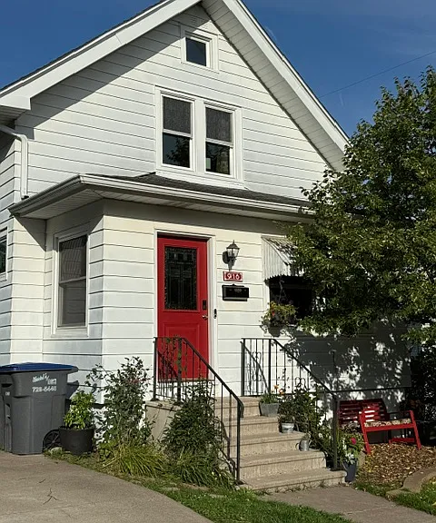 N 12th Ave E — Photo 1