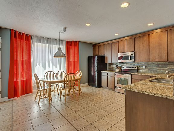 5th image of 166 W Lady Bank Way