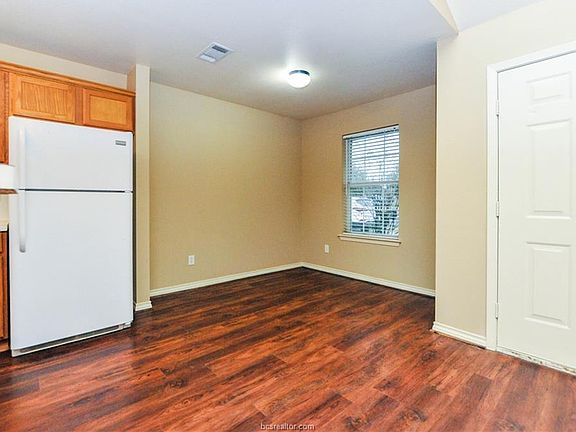 5th image of 3779 Oldenburg Ln