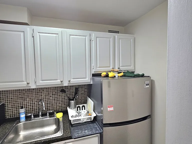 100 York St #17K — Photo 2