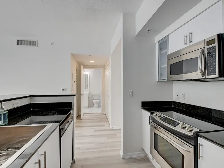 700 E Boynton Beach Blvd #403 — Photo 3