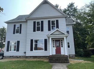 121 W Seminary St, Charlotte, MI 48813