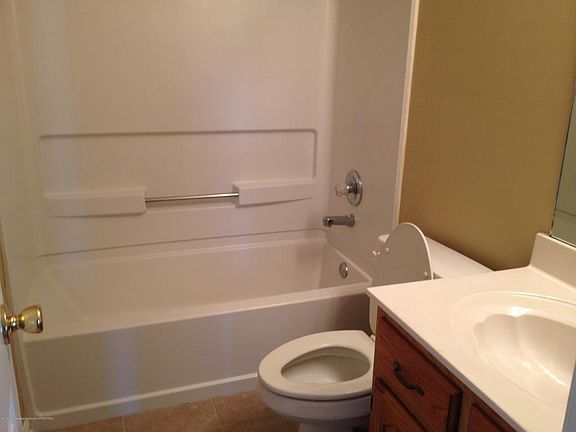 4th image of 1142 Parkview Cir N