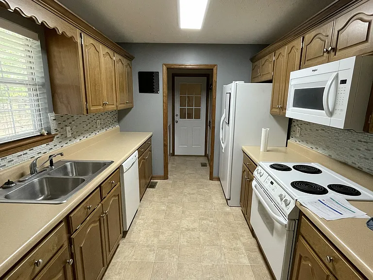 45 Stone Manor Dr — Photo 7