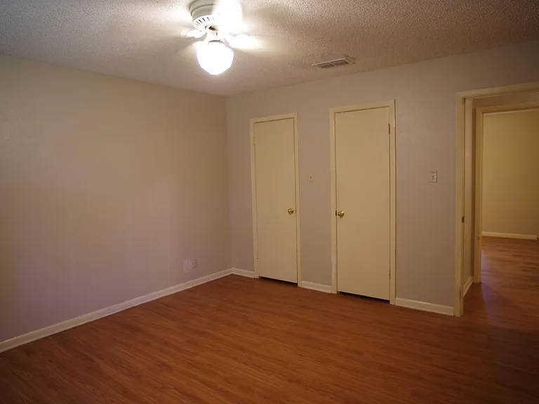 103 Hallie Dr — Photo 14
