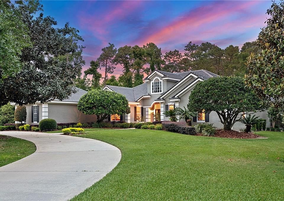 1st image of 310 Vista Oak Dr