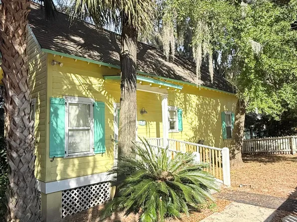 802 12th St, Pt Royal, SC 29935