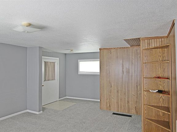 4th image of 816 E Milwaukee Ave