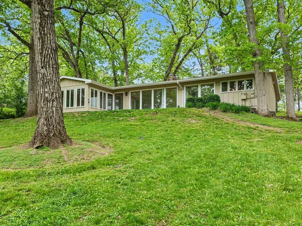 61 Timberlake Rd, Barrington, IL 60010