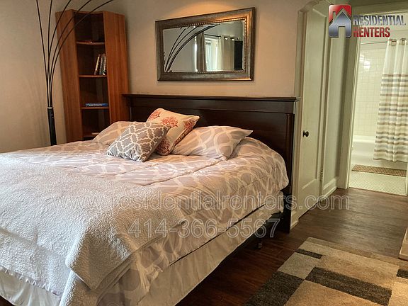 4th image of 1028 E Juneau Ave APT 209