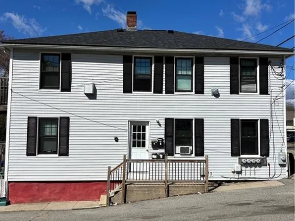 93 W Warwick Ave, West Warwick, RI 02893