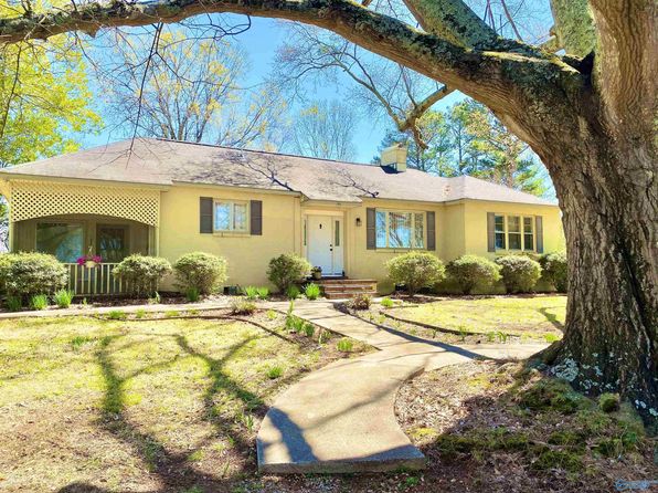 1309 Whispering Hills Cir NW, Hartselle, AL 35640