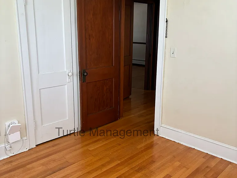 408 N Bruffey St — Photo 11