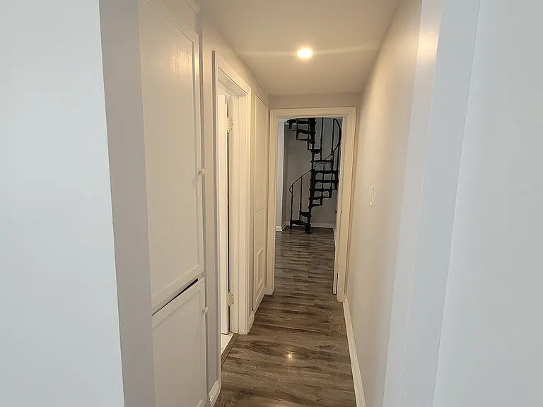 Oakhurst Apartments — Photo 47