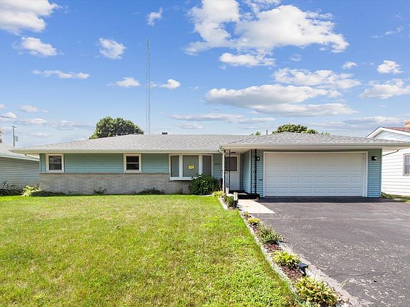 3rd image of 6945 Vesta Dr