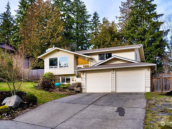 4th image of 2627 Alvarado Dr