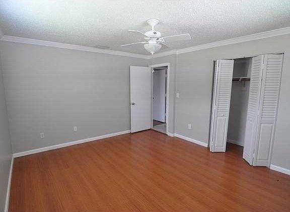 5th image of 3211 NE 8th St APT 401E