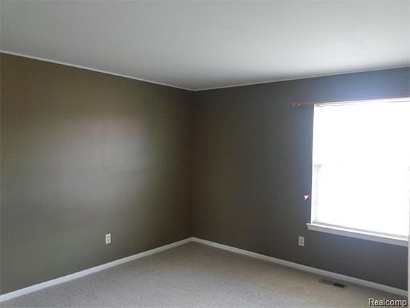 5th image of 1541 N Bywood Ave #1