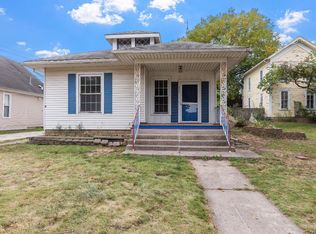 204 S Main St, Hebron, IN 46341