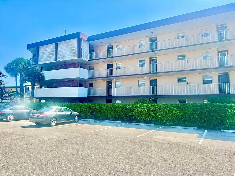 2800 NW 47th Ter #106B — Photo 46