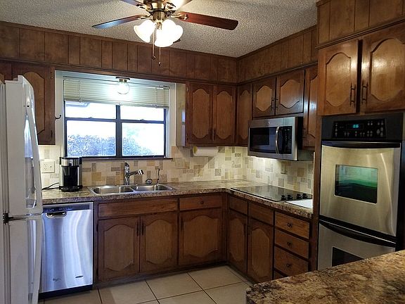 3rd image of 4134 Huntington Ln