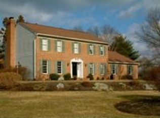 135 Milton Cir, Lititz, PA 17543