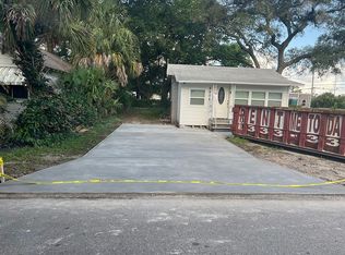8608 N Seminole Ave, Tampa, FL 33604