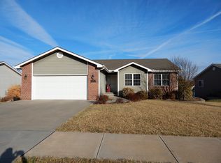 224 Highland Ridge Dr, Manhattan, KS 66503
