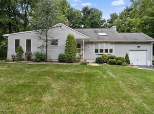 51 Chestnut Ridge Rd, Holmdel, NJ 07733