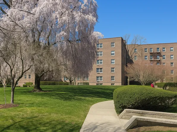 147-35 38th Avenue image 2 of 5