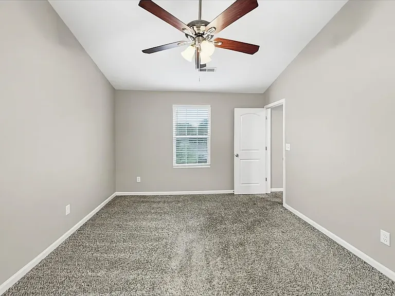 1381 Steven Dr — Photo 11
