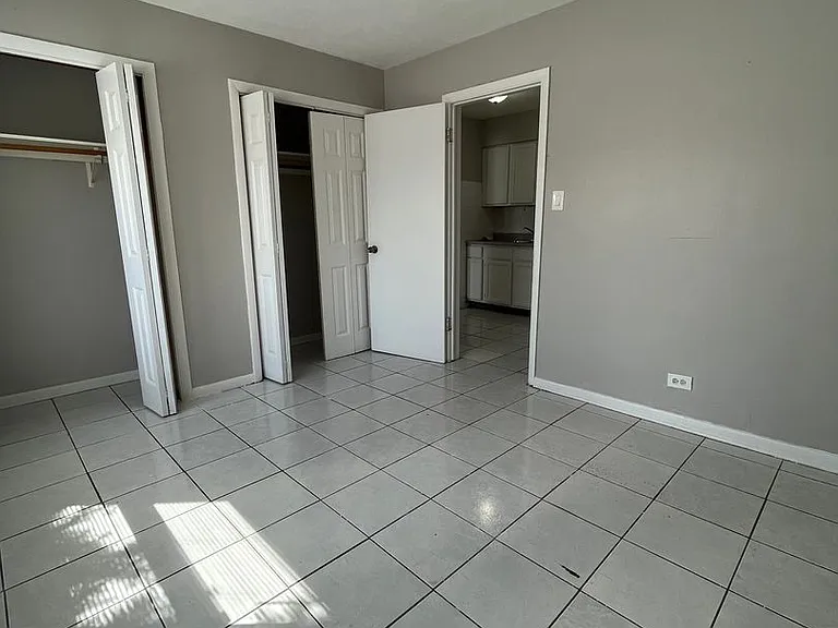 1640 N 1st Ave — Photo 5